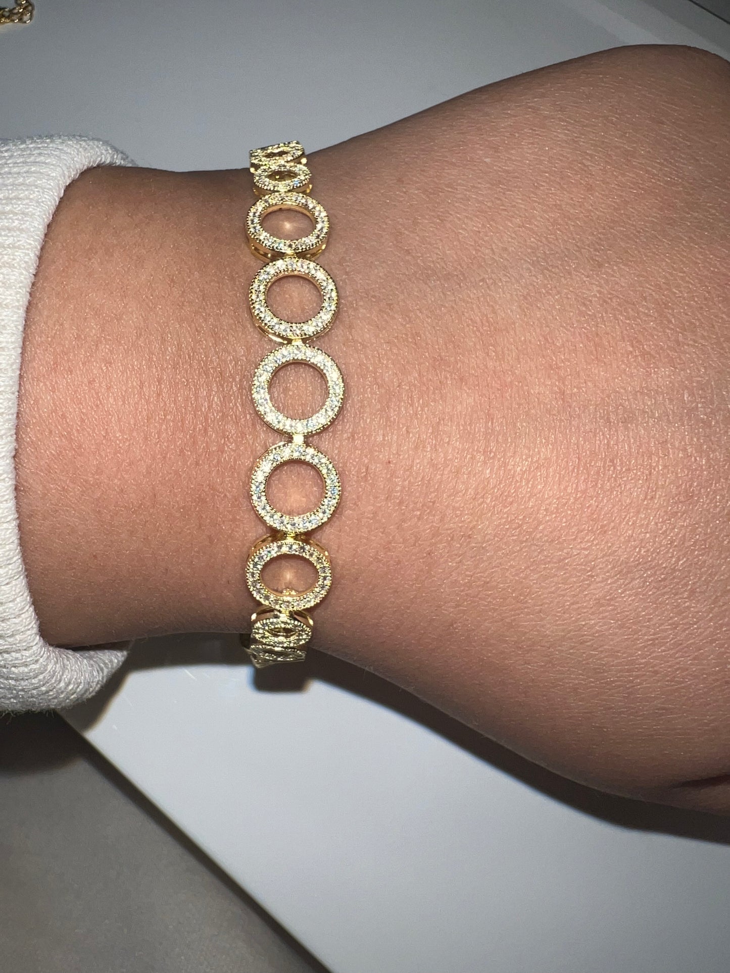 Graduated round bracelet