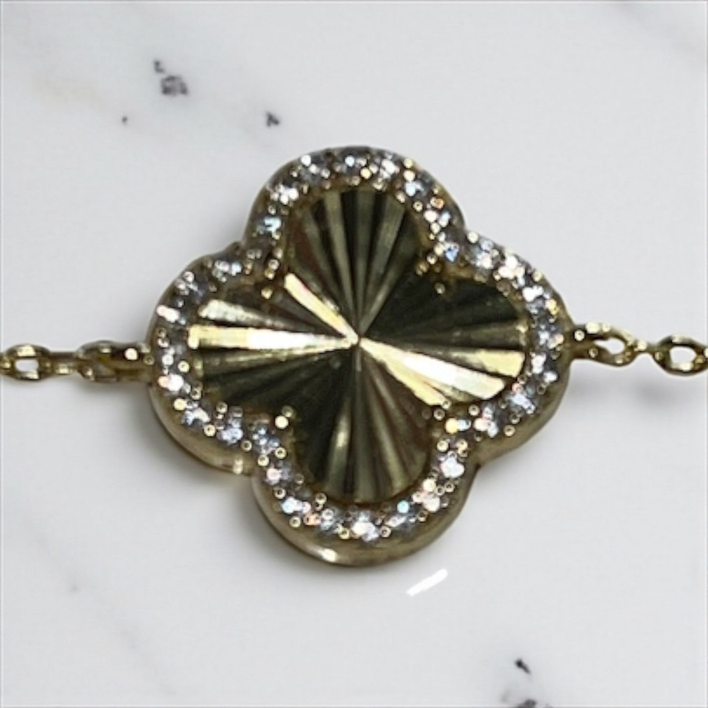 Graduated Clover Bracelet