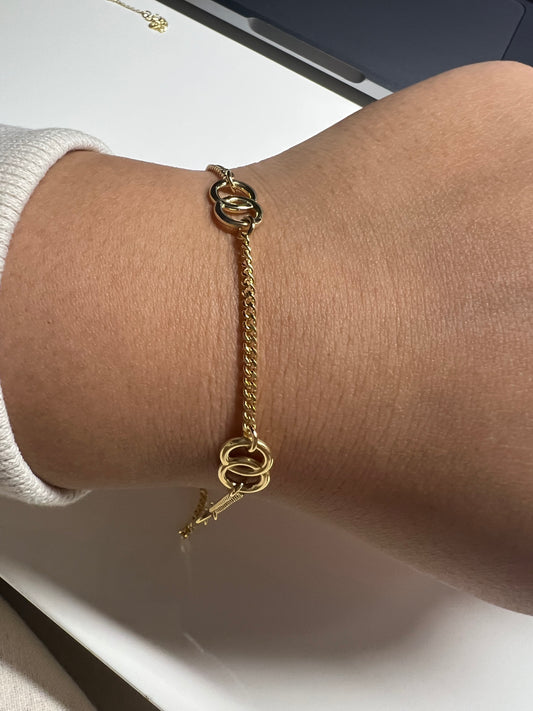 Gold link bracelet