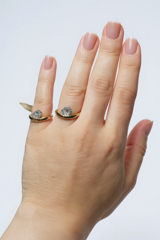 Pear pinky ring