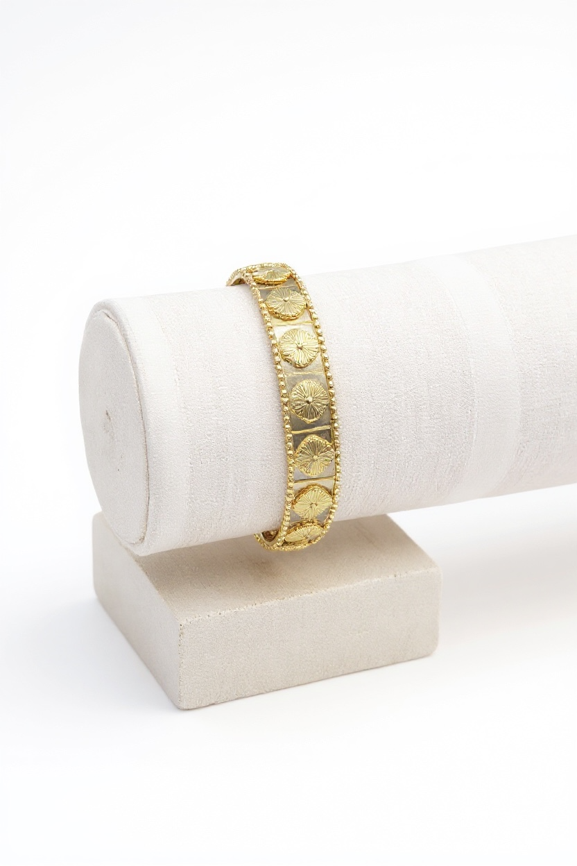 Four leaf Clover Bangle